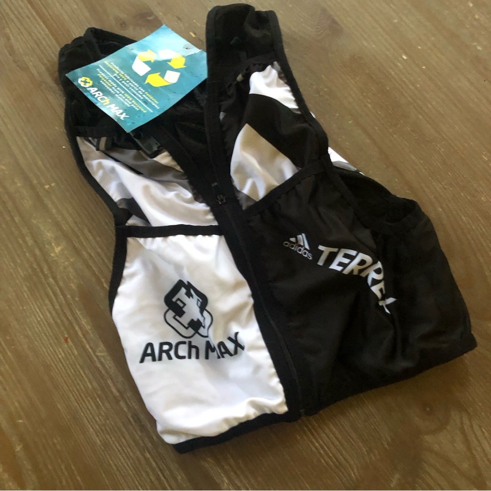 NWT $140 Arch Max Adidas Trail Racing Hydration Bike Cycle Vest Sz S